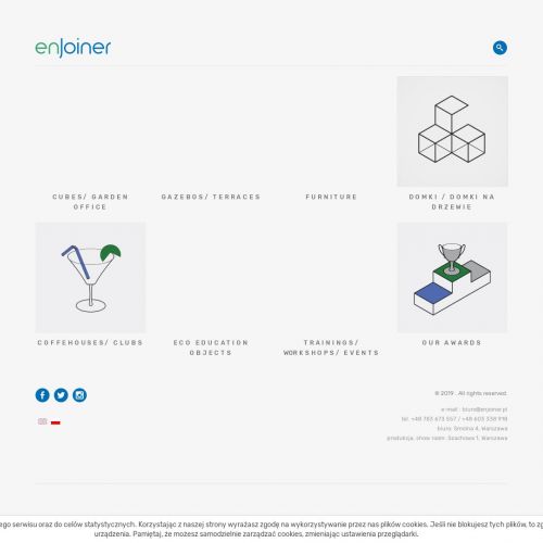 Drewniany domek na drzewie w Warszawie